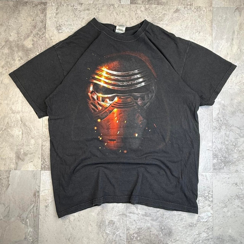 Y2K Star Wars Kylo Ren Black T-Shirt with graphic of a helmet